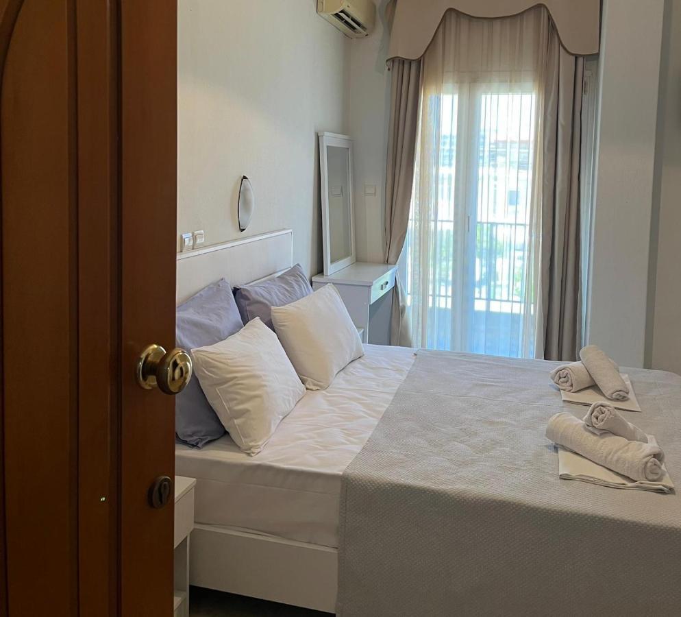 Hôtel Platon à Neoi Poroi Extérieur photo