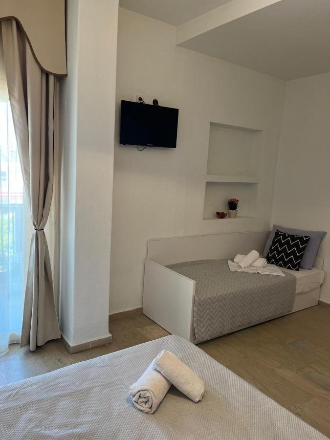 Hôtel Platon à Neoi Poroi Extérieur photo