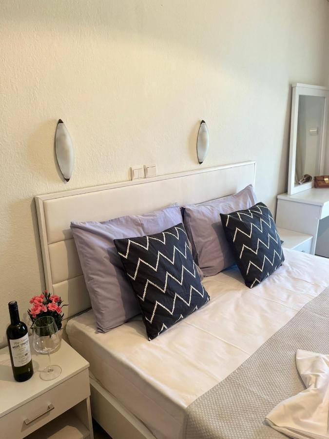 Hôtel Platon à Neoi Poroi Extérieur photo